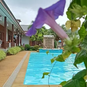https://khum-laanta-resort.koh-lantahotels.net